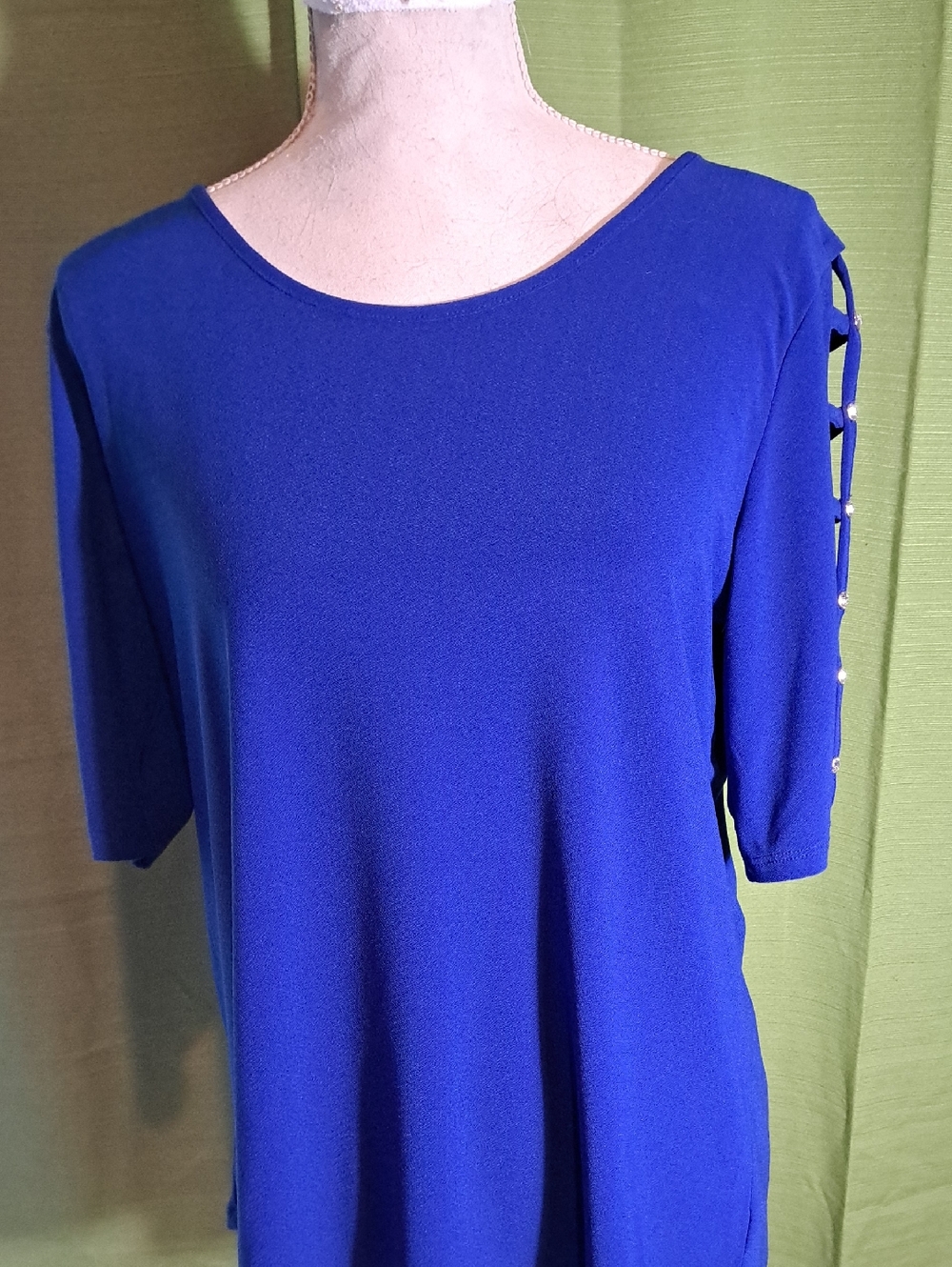 89th & Madison Royal Blue Short Sleeve Top with Ladder Sleeve Detail
